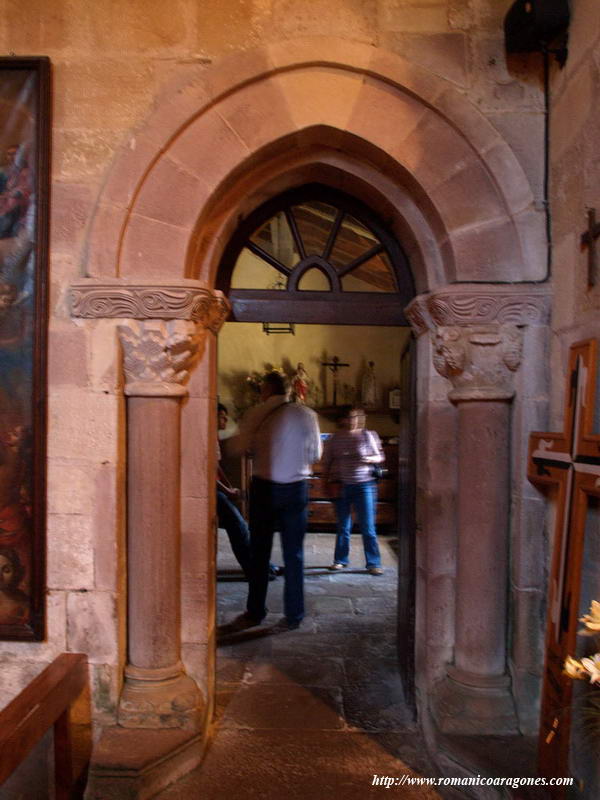 ACCESO A LA SACRISTA DESDE EL MURO NORTE.